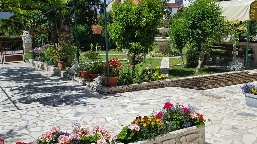 Apartment Paradiso