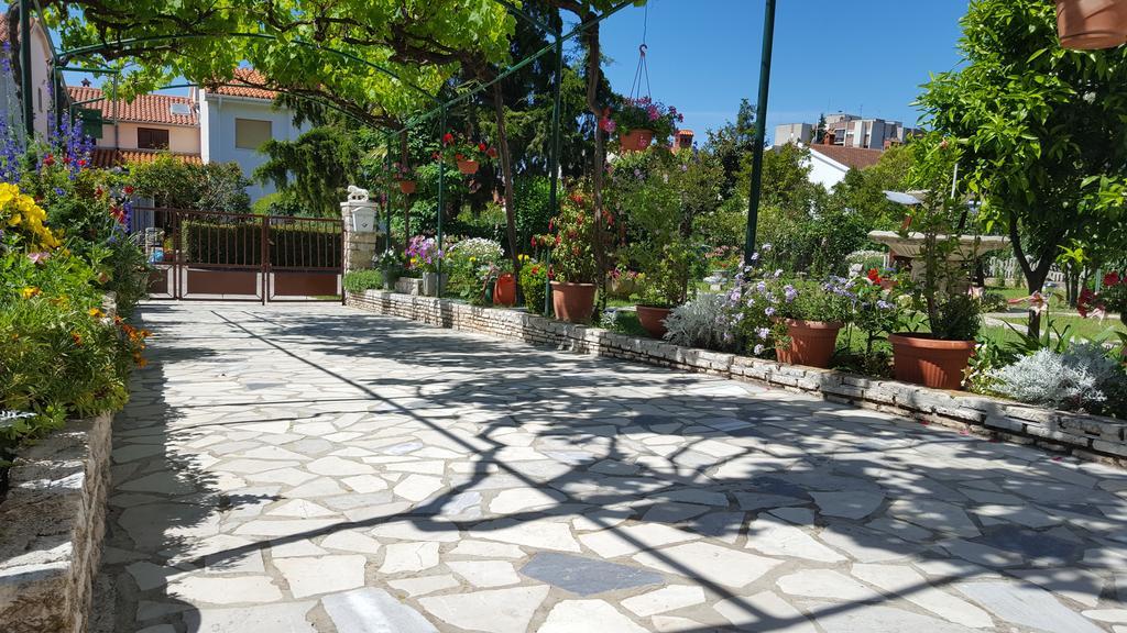 Apartment Paradiso