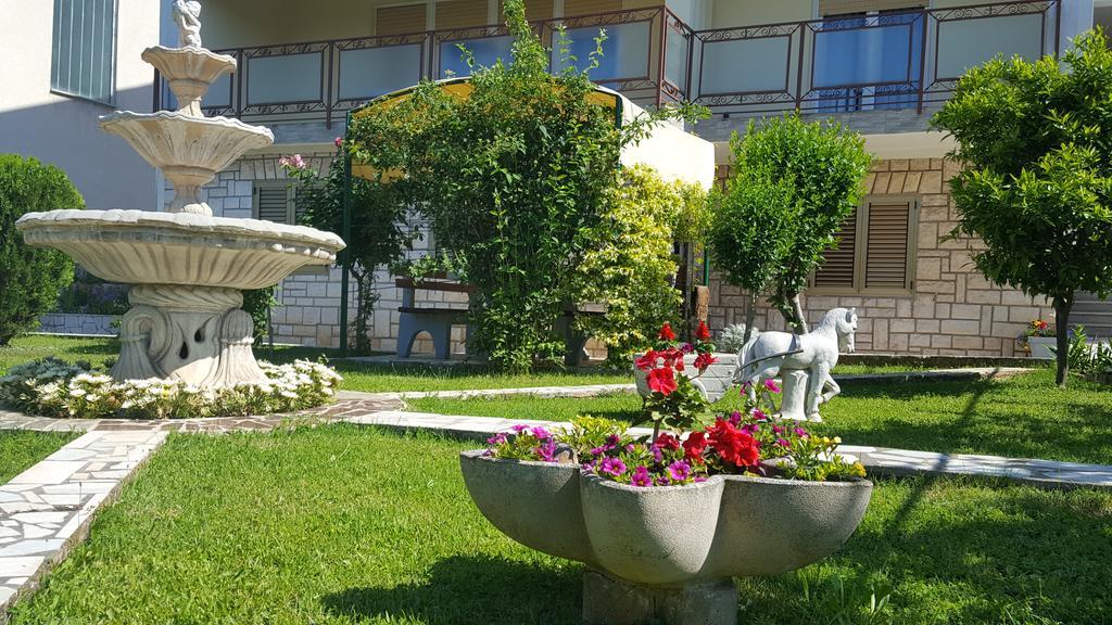 Apartment Paradiso *